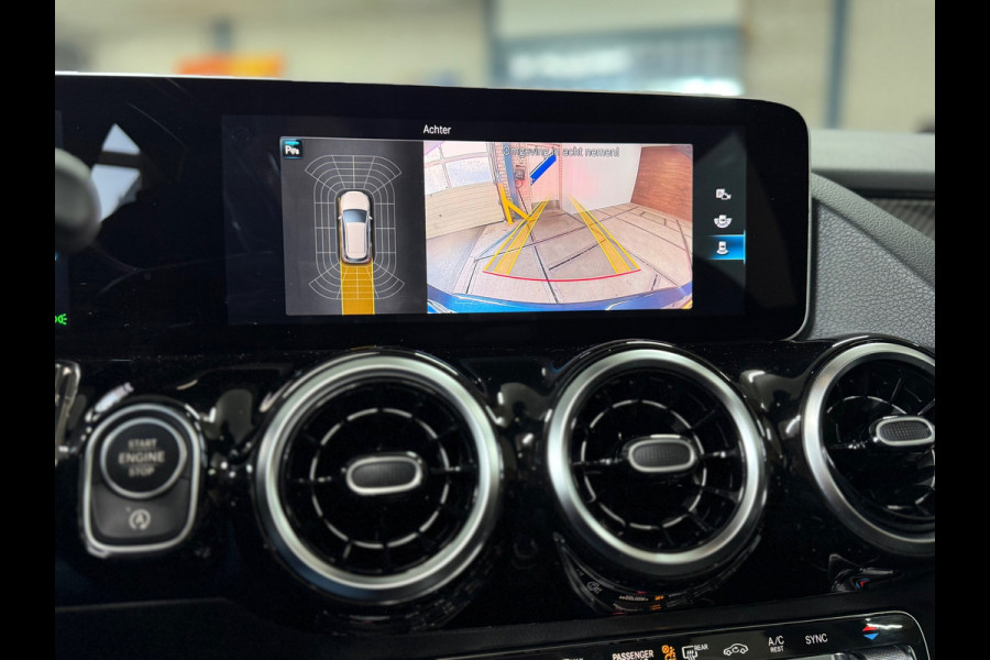 Mercedes-Benz B-Klasse 180 Business Solution AMG | Pano | Alcantara | 18' inch | DAB | Navigatie | Camera