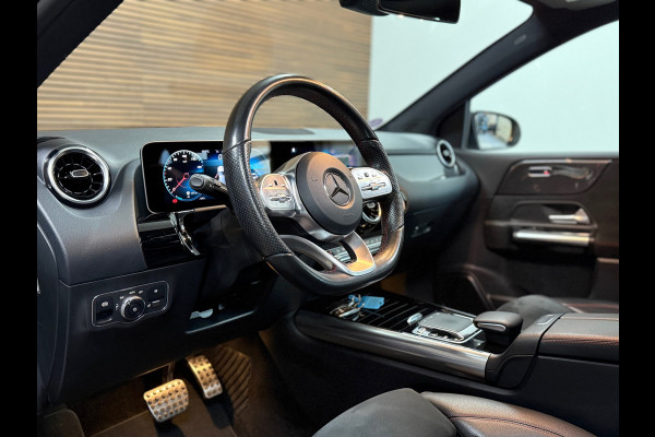 Mercedes-Benz B-Klasse 180 Business Solution AMG | Pano | Alcantara | 18' inch | DAB | Navigatie | Camera