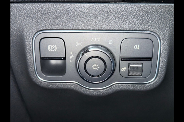 Mercedes-Benz B-Klasse 180 Business Solution AMG | Pano | Alcantara | 18' inch | DAB | Navigatie | Camera