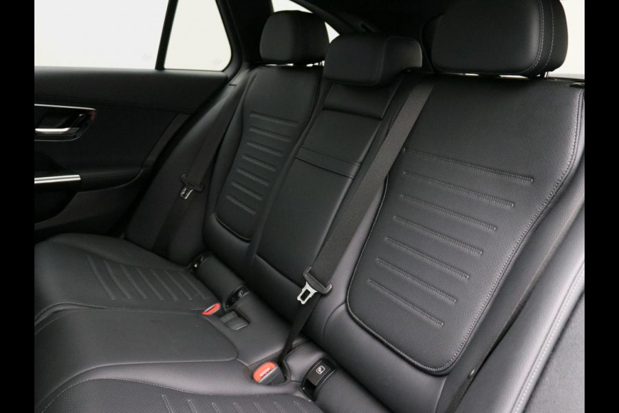 Mercedes-Benz C-Klasse Estate 300 e Star Edition LIMITED AMG | Night Pakket | Panorama Schuif-Kanteldak | Distronic | Apple CarPlay | Sfeerverlichting | Memory voorstoelen. Inclusief 24 maanden MB Certified garantie voor Europa.
