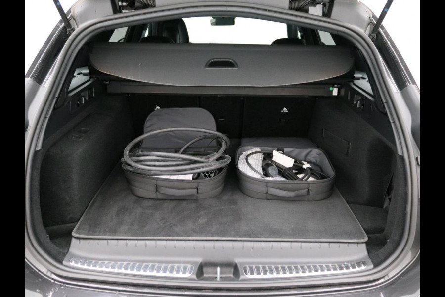 Mercedes-Benz C-Klasse Estate 300 e Star Edition LIMITED AMG | Night Pakket | Panorama Schuif-Kanteldak | Distronic | Apple CarPlay | Sfeerverlichting | Memory voorstoelen. Inclusief 24 maanden MB Certified garantie voor Europa.