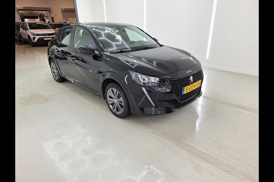 Peugeot e-208 EV Active Pack 50 kWh Navigatie Apple Carplay/Android Auto Parkeersensoren achter  Cruise Control  Climate Control Lichtmetalen velgen