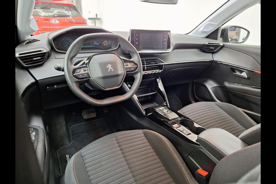 Peugeot e-208 EV Active Pack 50 kWh Navigatie Apple Carplay/Android Auto Parkeersensoren achter  Cruise Control  Climate Control Lichtmetalen velgen