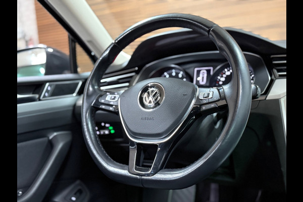 Volkswagen Passat Variant 1.4 TSI ACT Highline | Pano | Navi | Massagestoel | Camera | LED | Adaptive Cruise