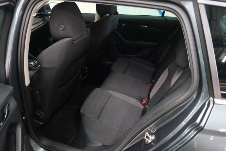 Škoda Octavia Combi 1.4 TSI iV PHEV Business Edition - N.A.P. Airco, Cruise, Navi, PDC, Trekhaak.