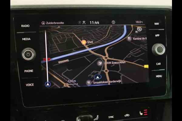 Volkswagen Passat 1.4 TSI PHEV GTE | Stoelverwarming | Massage | Leder/Alcantara | Camera | Carplay | Navigatie | Matrix LED | Adaptive cruise | Climate control | 18'' lichtmetalen velgen