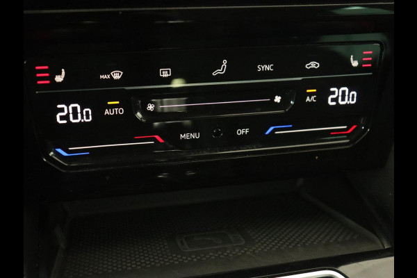 Volkswagen Passat 1.4 TSI PHEV GTE | Stoelverwarming | Massage | Leder/Alcantara | Camera | Carplay | Navigatie | Matrix LED | Adaptive cruise | Climate control | 18'' lichtmetalen velgen