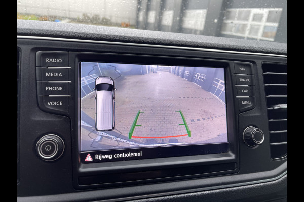 Volkswagen Crafter 35 2.0 TDI 140pk automaat L3H3 ( voorheen L2H2 ) Trendline / vaste prijs rijklaar € 16.950 ex btw / lease vanaf € 285 / grijs metallic / airco / cruise / pdc rondom / trekhaak / imperial
