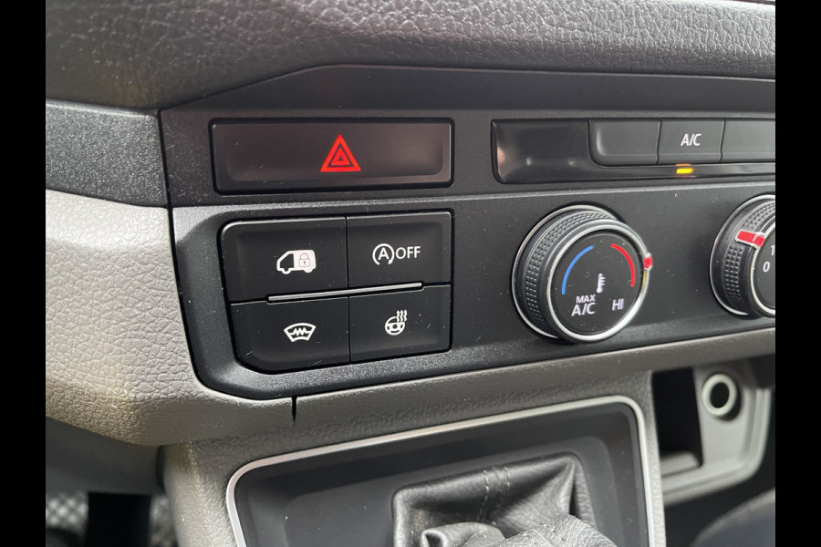 Volkswagen Crafter 35 2.0 TDI 140pk automaat L3H3 ( voorheen L2H2 ) Trendline / vaste prijs rijklaar € 16.950 ex btw / lease vanaf € 285 / grijs metallic / airco / cruise / pdc rondom / trekhaak / imperial