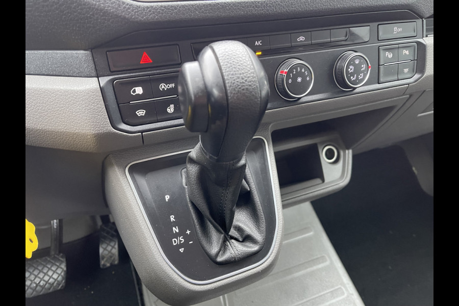 Volkswagen Crafter 35 2.0 TDI 140pk automaat L3H3 ( voorheen L2H2 ) Trendline / vaste prijs rijklaar € 16.950 ex btw / lease vanaf € 285 / grijs metallic / airco / cruise / pdc rondom / trekhaak / imperial