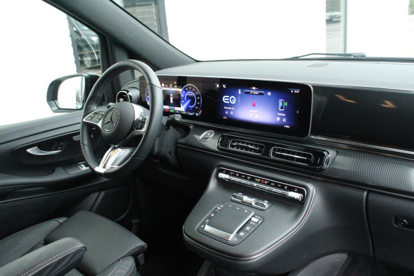 Mercedes-Benz Eqv 300 L2 / AMG / New Model / Luchtvering / 7-Persoons / Vol Opties / NIEUWSTAAT