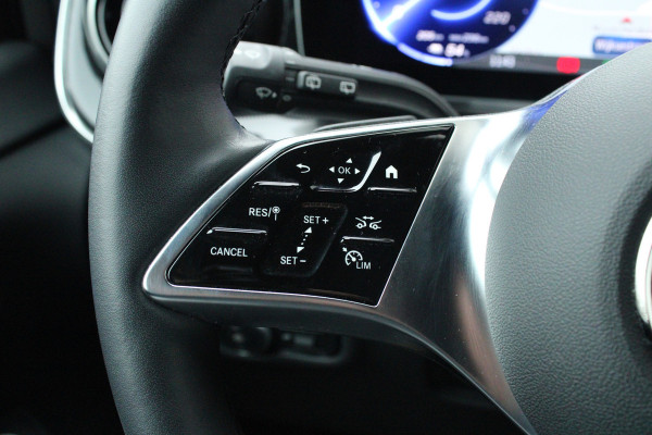 Mercedes-Benz Eqv 300 L2 / AMG / New Model / Luchtvering / 7-Persoons / Vol Opties / NIEUWSTAAT