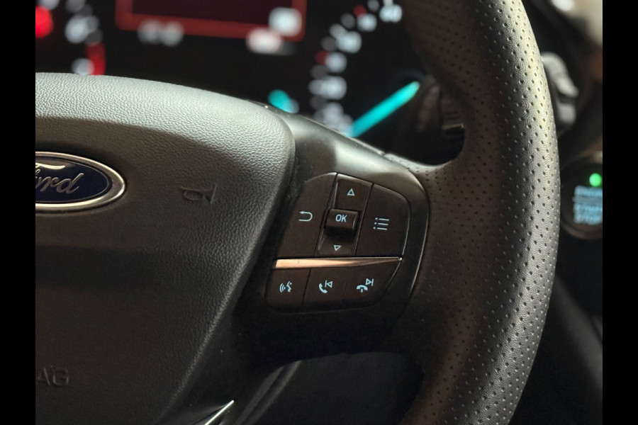 Ford Fiesta 1.0 EcoBoost Hybrid ST-Line Automaat | 17' inch | Sportstoelen | Camera | Winter-Pack