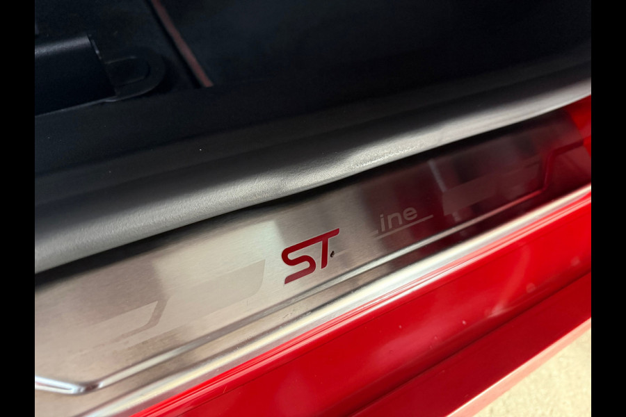 Ford Fiesta 1.0 EcoBoost Hybrid ST-Line Automaat | 17' inch | Sportstoelen | Camera | Winter-Pack