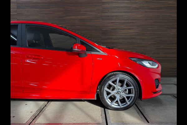 Ford Fiesta 1.0 EcoBoost Hybrid ST-Line Automaat | 17' inch | Sportstoelen | Camera | Winter-Pack