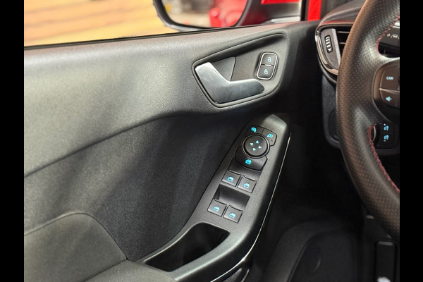 Ford Fiesta 1.0 EcoBoost Hybrid ST-Line Automaat | 17' inch | Sportstoelen | Camera | Winter-Pack