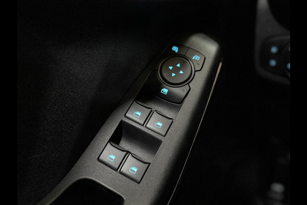 Ford Fiesta 1.0 EcoBoost Hybrid ST-Line Automaat | 17' inch | Sportstoelen | Camera | Winter-Pack