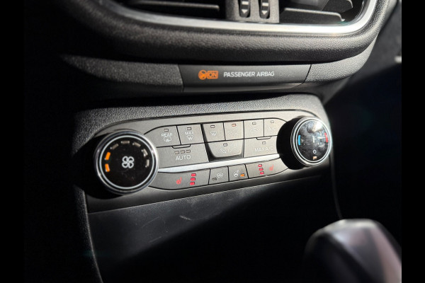 Ford Fiesta 1.0 EcoBoost Hybrid ST-Line Automaat | 17' inch | Sportstoelen | Camera | Winter-Pack