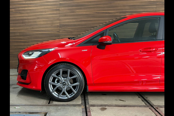 Ford Fiesta 1.0 EcoBoost Hybrid ST-Line Automaat | 17' inch | Sportstoelen | Camera | Winter-Pack