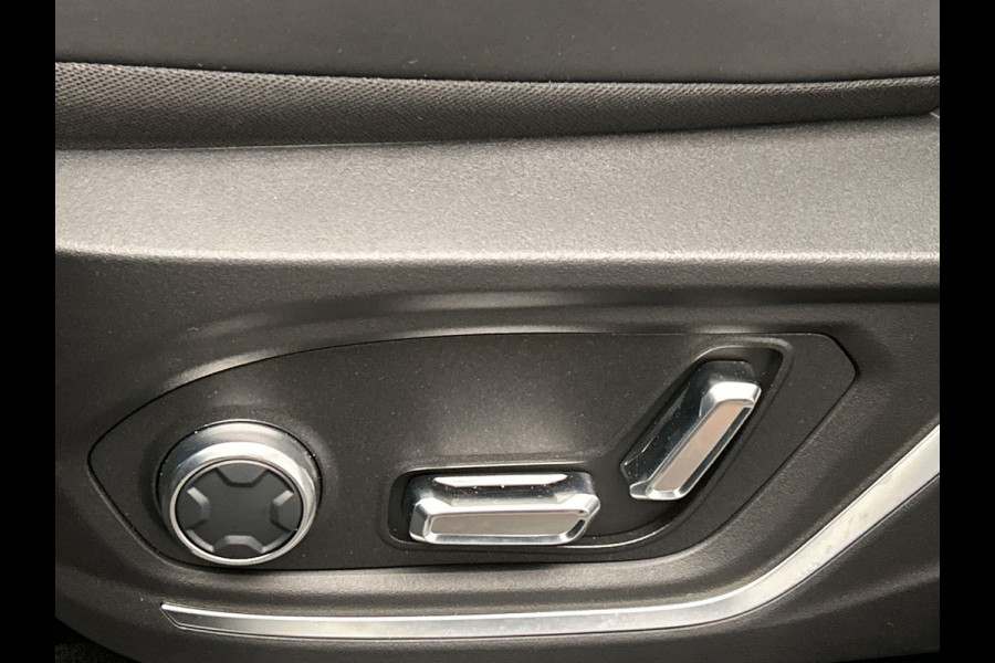 Lynk & Co 01 1.5 More Leder | Pano/dak | Stoel+Stuurwielverwarming | Keyless