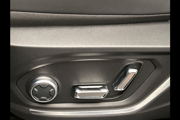 Lynk & Co 01 1.5 More Leder | Pano/dak | Stoel+Stuurwielverwarming | Keyless