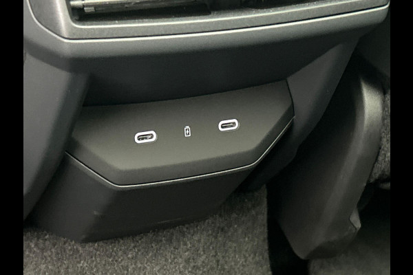 Lynk & Co 01 1.5 More Leder | Pano/dak | Stoel+Stuurwielverwarming | Keyless