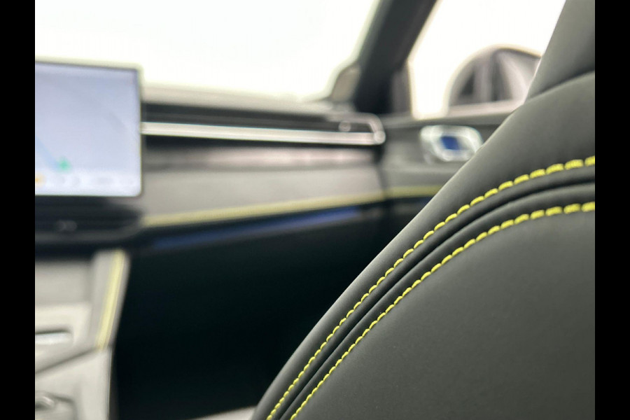 Lynk & Co 01 1.5 More Leder | Pano/dak | Stoel+Stuurwielverwarming | Keyless