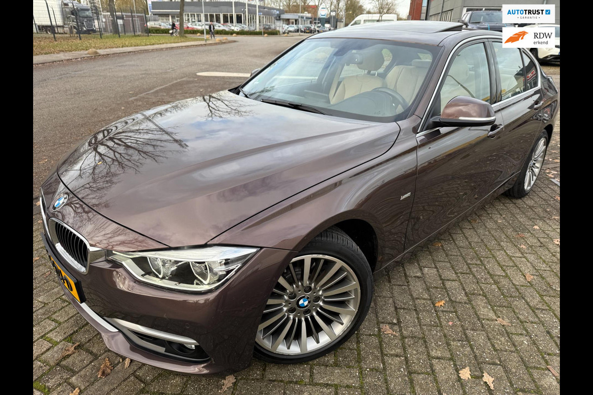 BMW 3-serie 320i 2019 Luxury Edition INDIVIDUAL DAKRAAM LEDER 1e-EIG NAP