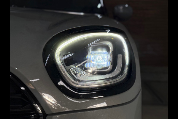 MINI Countryman 2.0 Cooper S E ALL4 | Pano | Sportstoelen | LED | Camera | 18inch | Privacy Glass | Navi