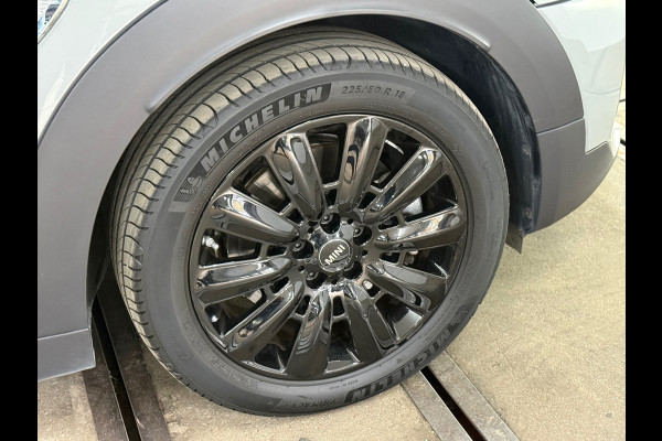 MINI Countryman 2.0 Cooper S E ALL4 | Pano | Sportstoelen | LED | Camera | 18inch | Privacy Glass | Navi