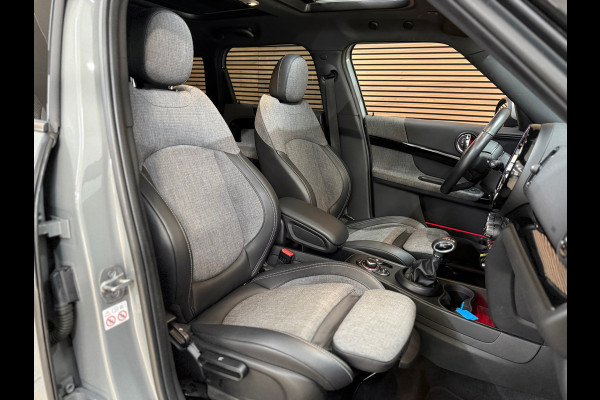 MINI Countryman 2.0 Cooper S E ALL4 | Pano | Sportstoelen | LED | Camera | 18inch | Privacy Glass | Navi