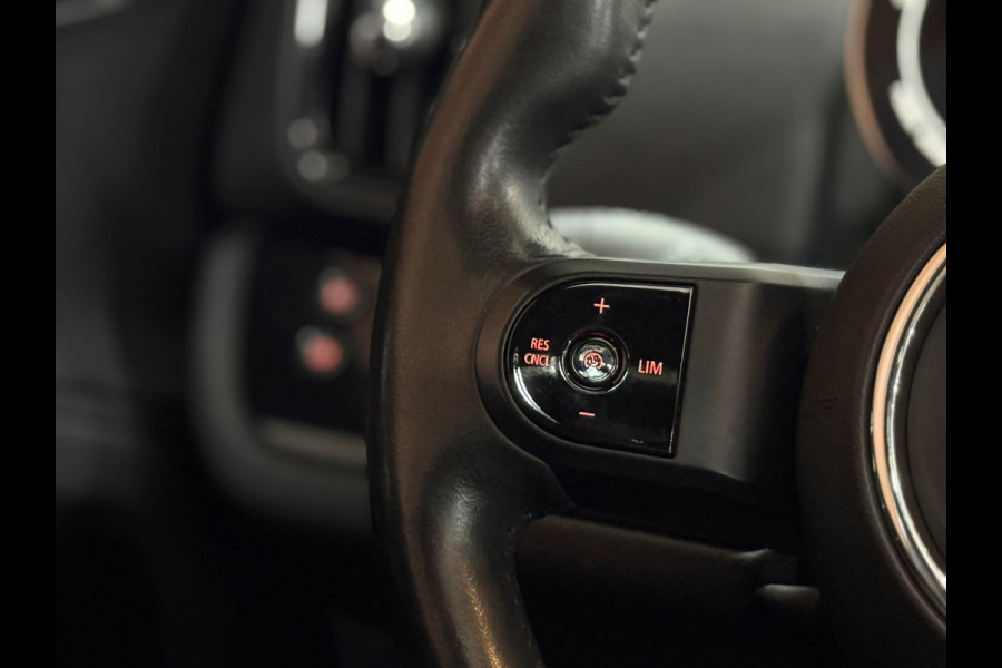 MINI Countryman 2.0 Cooper S E ALL4 | Pano | Sportstoelen | LED | Camera | 18inch | Privacy Glass | Navi