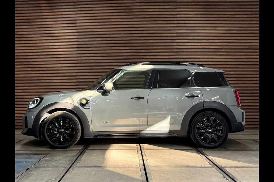 MINI Countryman 2.0 Cooper S E ALL4 | Pano | Sportstoelen | LED | Camera | 18inch | Privacy Glass | Navi