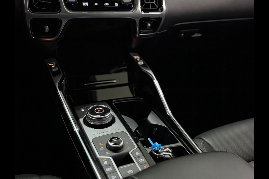 Kia Sorento 1.6 T-GDI Plug-in Hybrid 4WD DynamicLine 7p. | Luxe Leer | Afn. Trekhaak | Winterpakket | Adaptive Cruise