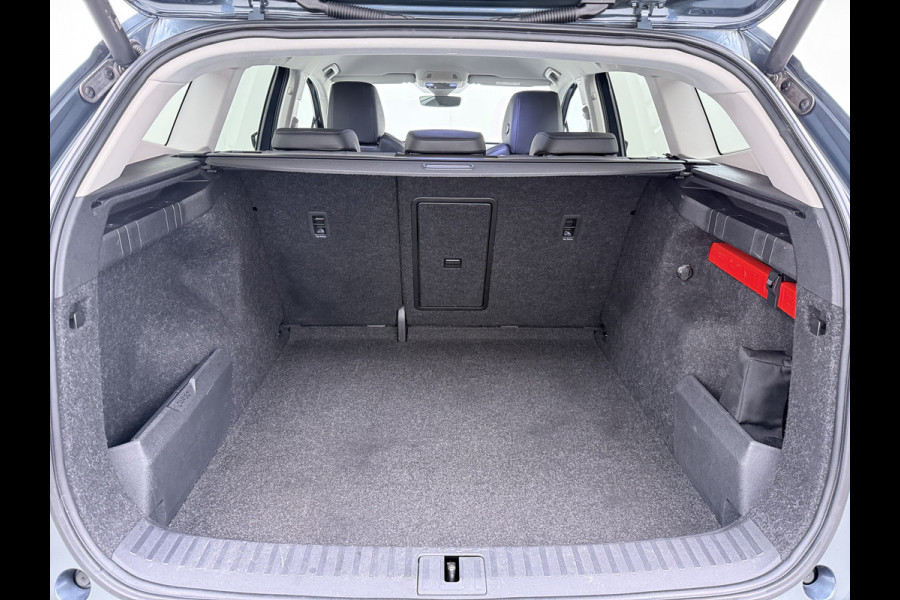 Škoda ENYAQ iV 80 SOH 90% Warmtepomp Navi Ecc Camera Apple Carplay Android Auto Cruise Control Pdc Stuurverwarming Elek.Achterklep Privacy Glas Keyless advanced Comfort Plus Led 1e Eigenaar Origineel Nederlandse Auto