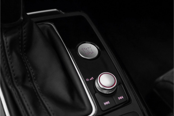 Audi A6 Avant 1.8 TFSI Ultra S line Edition Pano ACC Camera 20"