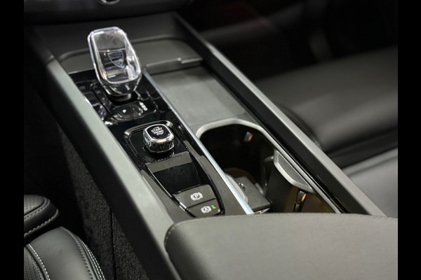 Volvo XC60 2.0 T6 Plug-in hybrid AWD Ultra Black Edition | Pano | Luchtvering | 21' inch | Harman/Kardon | BTW