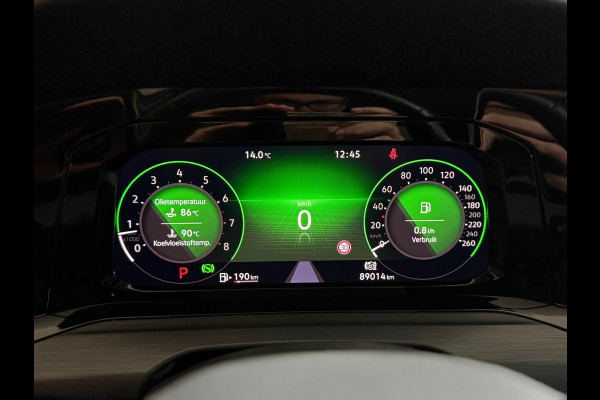 Volkswagen Golf 1.5 eTSI Style | Black Edition | Massagestoel | DAB | 18' inch | Navigatie | Adaptive Cruise | Velours