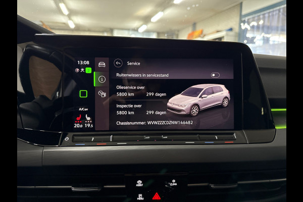 Volkswagen Golf 1.5 eTSI Style | Black Edition | Massagestoel | DAB | 18' inch | Navigatie | Adaptive Cruise | Velours