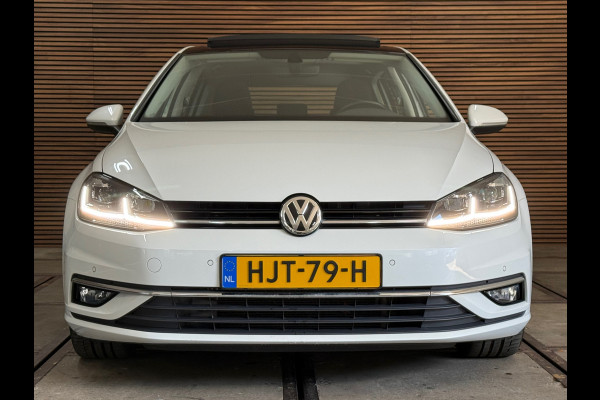 Volkswagen Golf 1.5 TSI Highline PANO/NAVI/CAMERA/LED/SPORTSTOELEN/CLIMATE/PARELMOER !