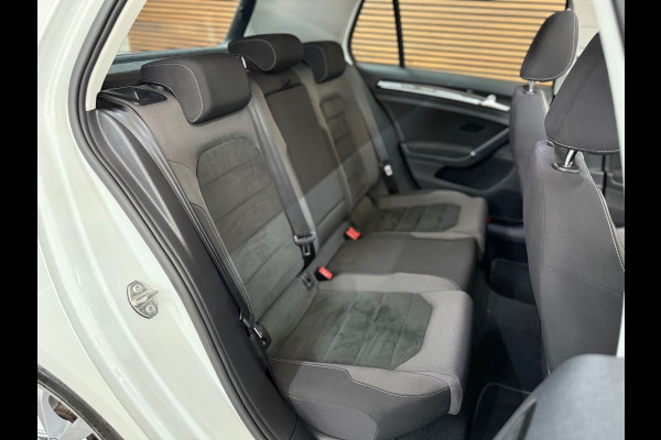 Volkswagen Golf 1.5 TSI Highline PANO/NAVI/CAMERA/LED/SPORTSTOELEN/CLIMATE/PARELMOER !