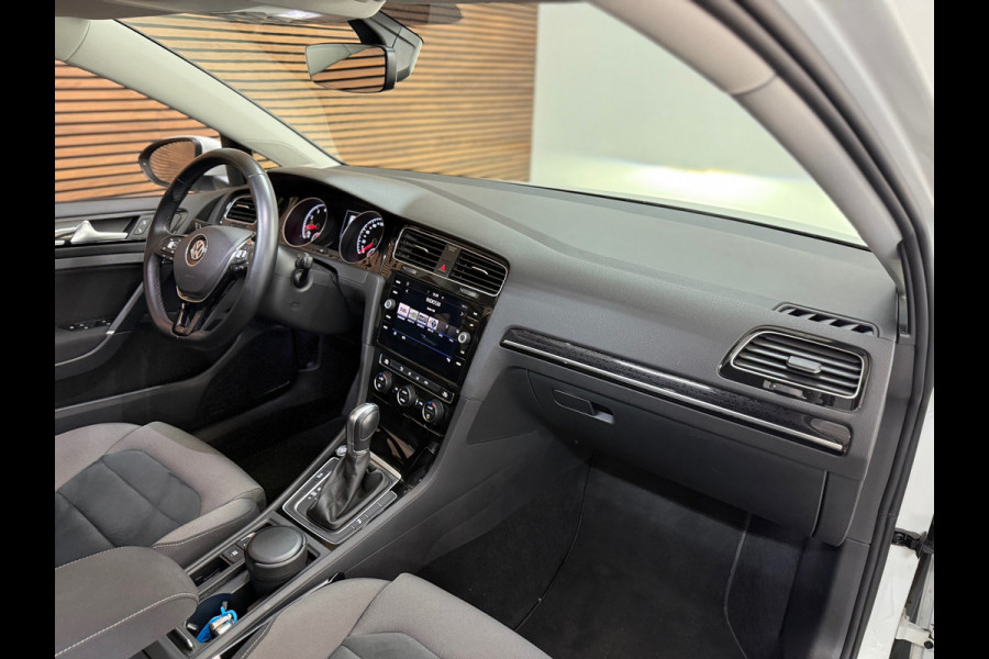 Volkswagen Golf 1.5 TSI Highline PANO/NAVI/CAMERA/LED/SPORTSTOELEN/CLIMATE/PARELMOER !