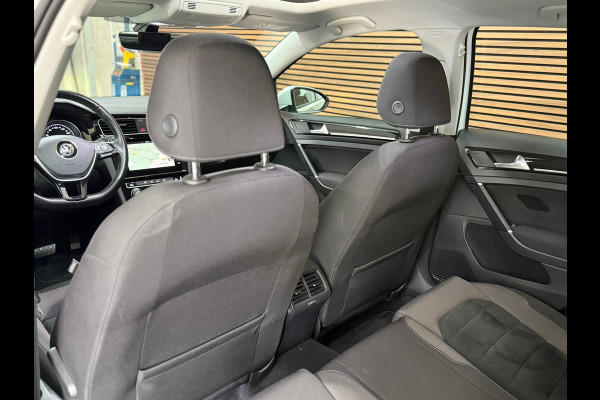 Volkswagen Golf 1.5 TSI Highline PANO/NAVI/CAMERA/LED/SPORTSTOELEN/CLIMATE/PARELMOER !