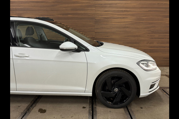 Volkswagen Golf 1.5 TSI Highline PANO/NAVI/CAMERA/LED/SPORTSTOELEN/CLIMATE/PARELMOER !