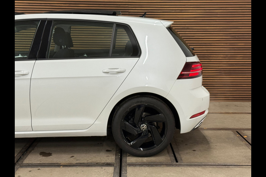 Volkswagen Golf 1.5 TSI Highline PANO/NAVI/CAMERA/LED/SPORTSTOELEN/CLIMATE/PARELMOER !