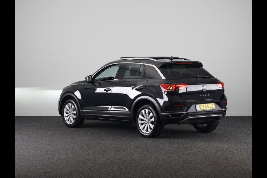 Volkswagen T-Roc 1.5 TSI Sport 150 pk Automaat (DSG) | Navigatie | Panoramadak | Parkeersensoren | Adaptieve cruise control | Keyless |