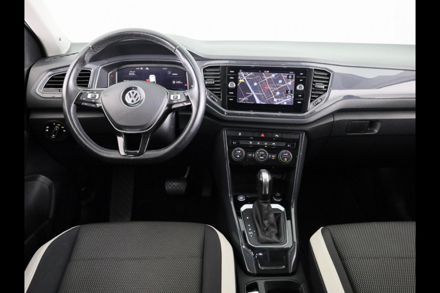Volkswagen T-Roc 1.5 TSI Sport 150 pk Automaat (DSG) | Navigatie | Panoramadak | Parkeersensoren | Adaptieve cruise control | Keyless |