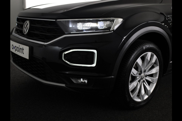 Volkswagen T-Roc 1.5 TSI Sport 150 pk Automaat (DSG) | Navigatie | Panoramadak | Parkeersensoren | Adaptieve cruise control | Keyless |