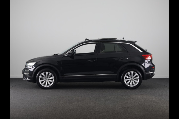 Volkswagen T-Roc 1.5 TSI Sport 150 pk Automaat (DSG) | Navigatie | Panoramadak | Parkeersensoren | Adaptieve cruise control | Keyless |