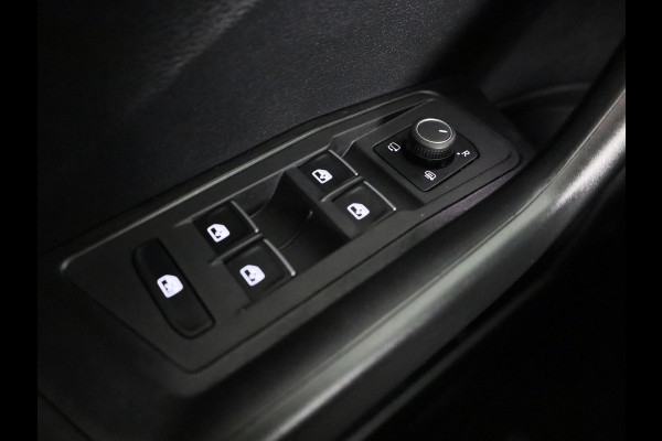 Volkswagen T-Roc 1.5 TSI Sport 150 pk Automaat (DSG) | Navigatie | Panoramadak | Parkeersensoren | Adaptieve cruise control | Keyless |